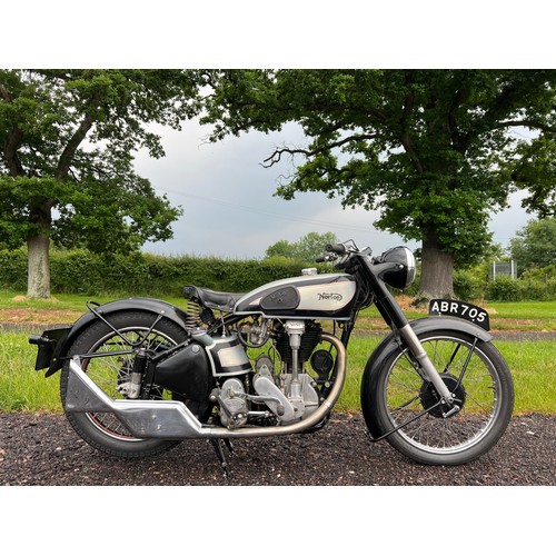 913 - Norton Model 30 motorcycle, 1949, 490cc
Frame no. D11 22459
Engine no. D11 22459
This bike is proper... 