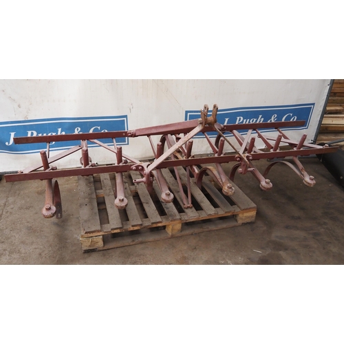 160 - Ferguson spring tine cultivator