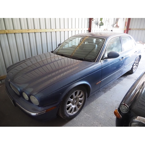 301 - Jaguar XJ6 4 door saloon, 2003. Automatic. Showing 69239 miles. 3L Petrol engine. Runs. Leather inte... 