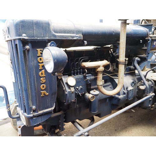 278 - Fordson Major E27N tractor, 1947. 4 Cylinder diesel engine. rear tractor weights. Good rear tyres. H... 
