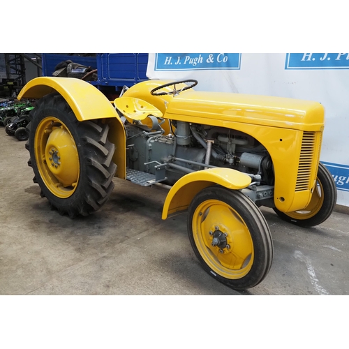 289 - Ferguson TEP Industrial tractor. New tyres. Designed as a highway tractor. Runs well