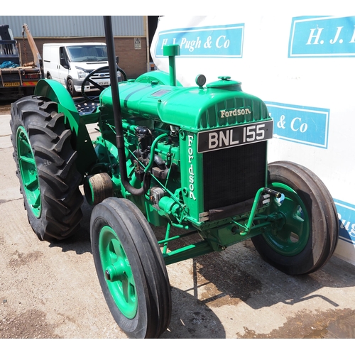 281 - Fordson Standard tractor, 1947. Runs and drives. Fully restored. This tractor has been in a museum, ... 