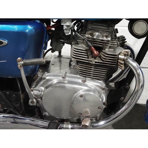 1015 - Honda CD175 motorcycle, 1974, 174cc
Frame no. CD1753030719
Engine no. CD175E3032519
Runs and rides.
... 