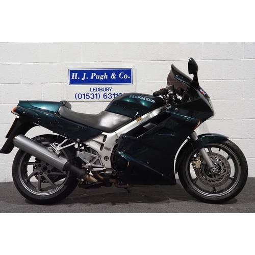 1016 - Honda VFR 750F motorcycle, 1992, 748cc
Has been dry stored since 2015, was running prior to this, wi... 