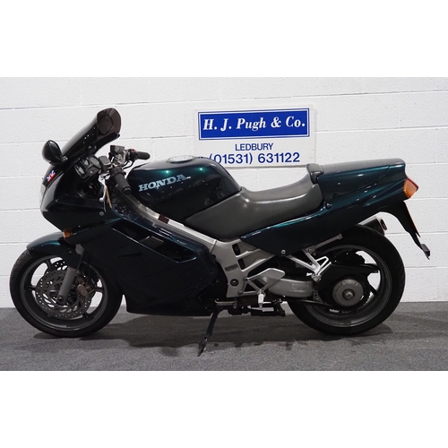 1016 - Honda VFR 750F motorcycle, 1992, 748cc
Has been dry stored since 2015, was running prior to this, wi... 