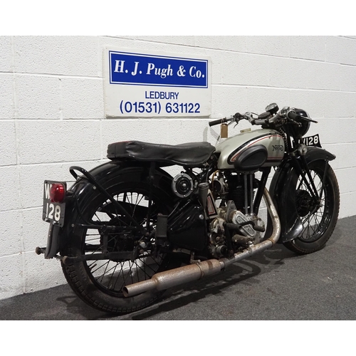 917 - Norton Model 18 motorcycle, 1931, 490cc
Frame no. 42834
Engine no. 49403
From a deceased estate, has... 