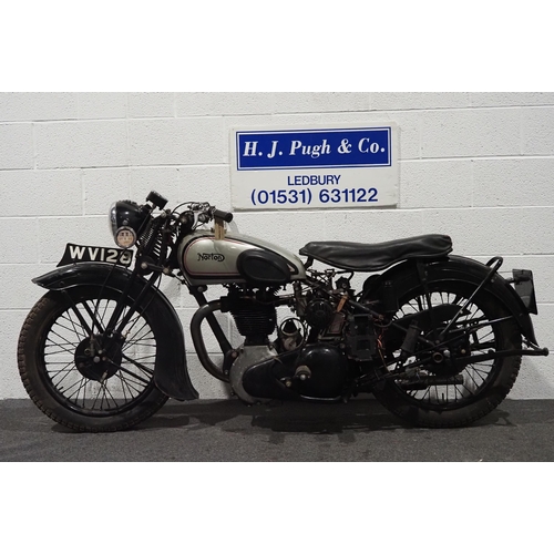 917 - Norton Model 18 motorcycle, 1931, 490cc
Frame no. 42834
Engine no. 49403
From a deceased estate, has... 