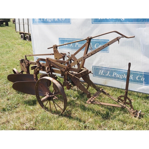 153 - Trailed 2 furrow plough