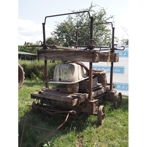 189 - Double wooden cider press on wheels