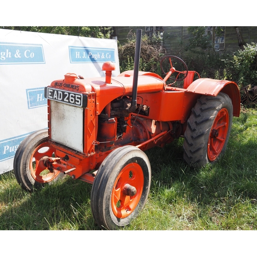 195 - Allis Chalmers model U tractor. 1939. Runs and drives. Older restoration. Good front tyres. Fitted w... 