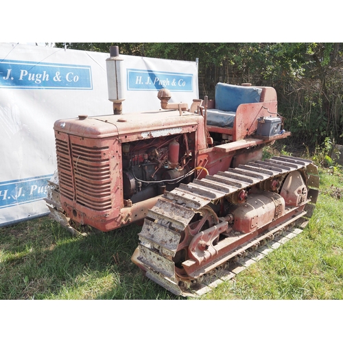 197 - International TD9 crawler. Runs and drives. S/n. B2952/T7