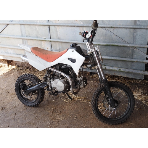 204 - Pit bike. 110cc. Non runner but good compression