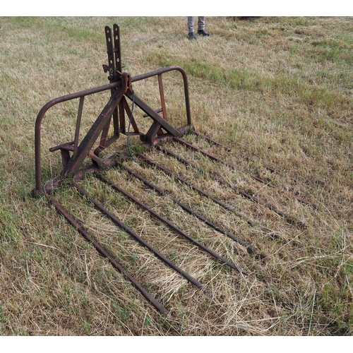 233 - Compact buckrake 4ft