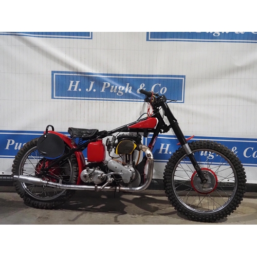 1032 - Ariel grasstrack motorcycle. 1949. 350cc.
High compression head, runs on methanol. Placed top 3 in V... 