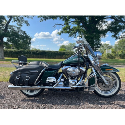 876 - Harley Davidson Road King classic motorcycle. 1999. 1450cc.
Runs and rides, comes with lots of MOT h... 