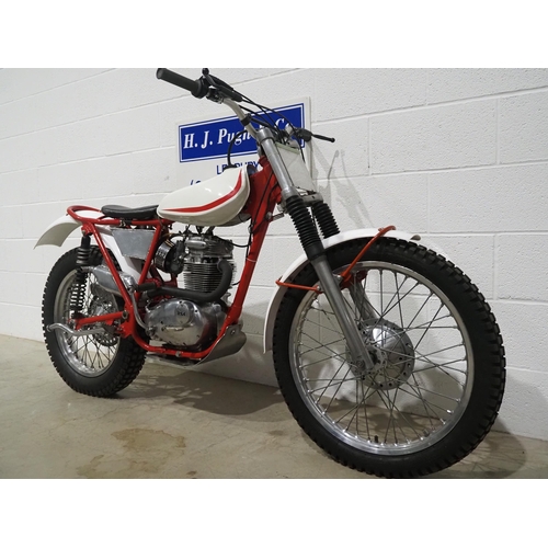 840A - BSA B25 trials motorcycle.
Engine no. C25851.
Runs and rides, engine rebuilt, electronic ignition, r... 