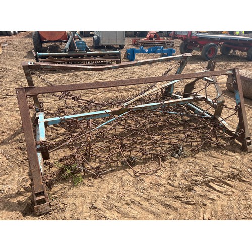 152 - Folding chain harrows