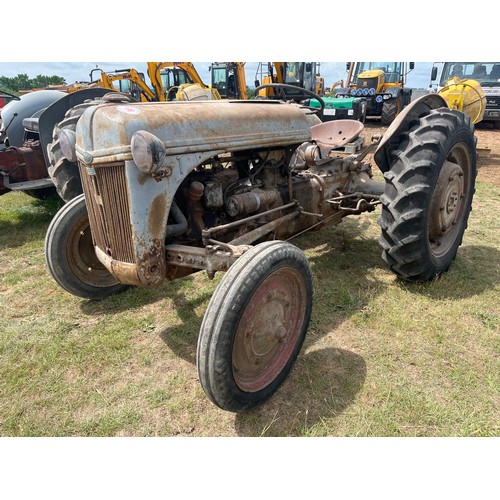 170 - Ford N9 tractor. Runner. No paperwork