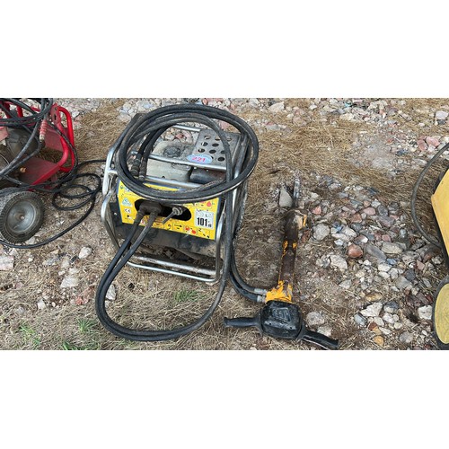 221 - Jcb power pack and breaker