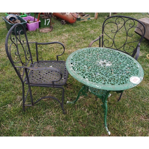 414 - Garden table and 2 chairs