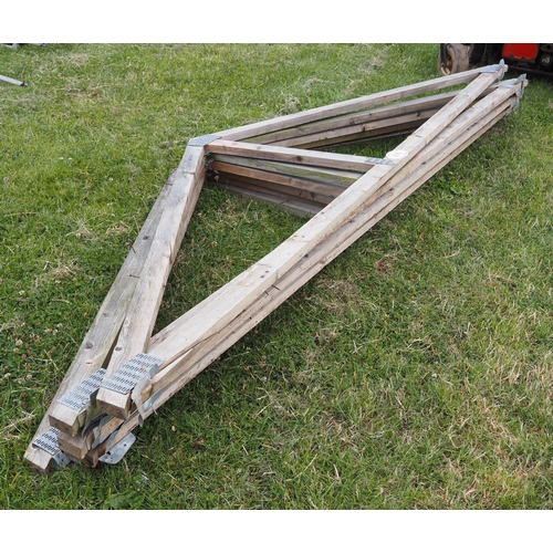 416 - 11ft Roofing joists