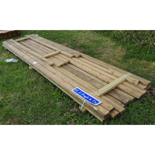 963 - Mixed softwood timbers 3.9m x 95 x 35 - 26