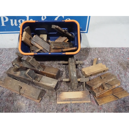 217 - Assorted block planes and moulding planes