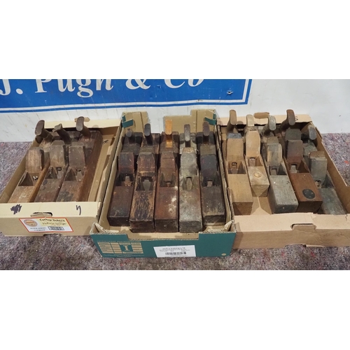 237 - Large quantity of assorted block planes