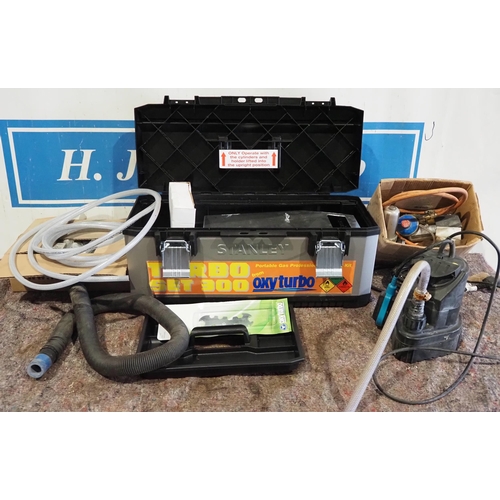 260 - Portable gas welding kit, water pump and oxyacetylene pipes