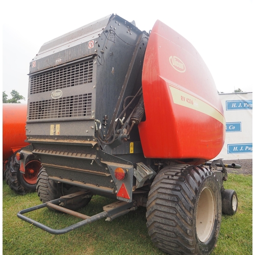 1567 - Vicon RV4216 baler. 7290 bales grass with knives, 17099 bales straw. Good working order