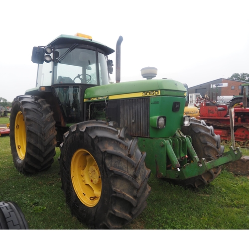 1581 - John Deere 3050 4wd tractor. Fork linkage, high lift arms. Key in office