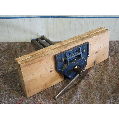 560 - Record bench vice 52½E with quick release jaw 9