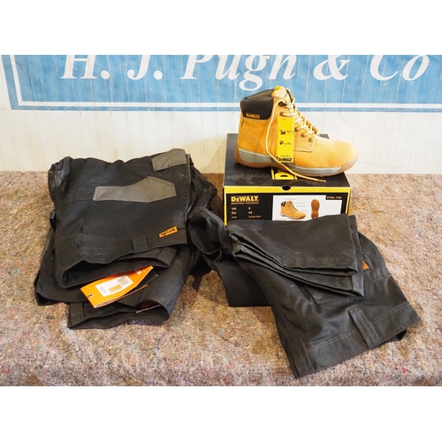 579 - DeWalt boots and 3 pairs Scruffs work trouser