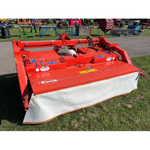 1920 - Kuhn KMD602F front mounted mower. Off farm in working order