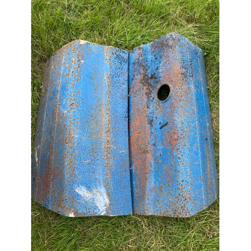 332 - Ford tractor bonnet