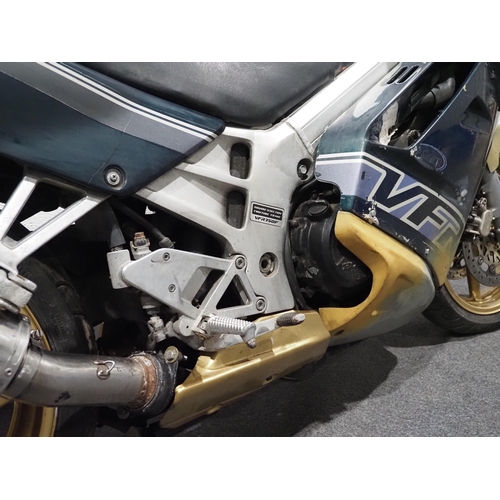 865 - Honda VFR 750 motorcycle project, 1993, 748cc.
Frame no. RC362303884
Engine no. RC36E2305476
Engine ... 