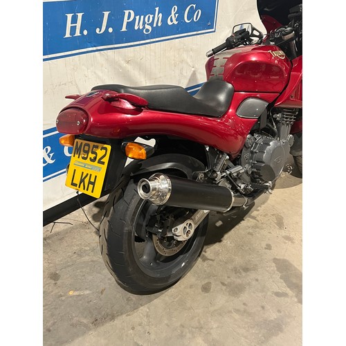 872 - Triumph Sprint motorcycle. 1995. 900cc
Runs and rides, MOT until 02/05/24, showing 18k miles, recent... 