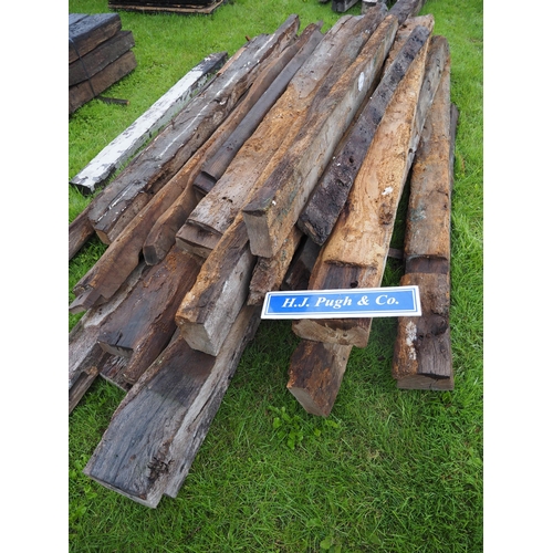 1044A - Large quantity of reclaimed beams, average 3.0m