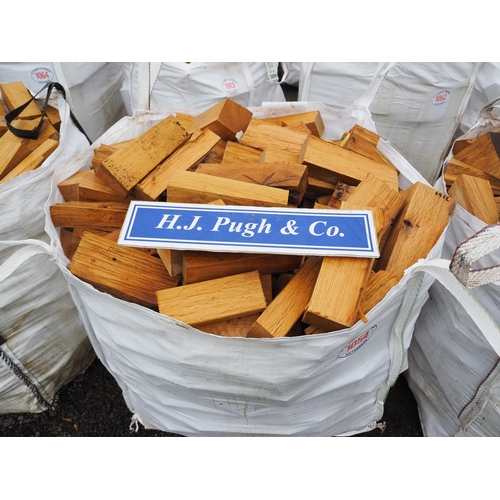 1054 - Bag of split oak offcuts