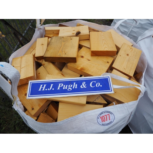 1077 - Bag of softwood offcuts