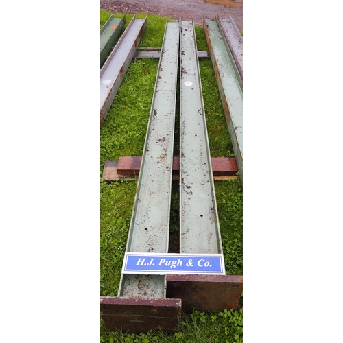 1275 - Steel uprights 4.5m x 200mm x 130mm - 2