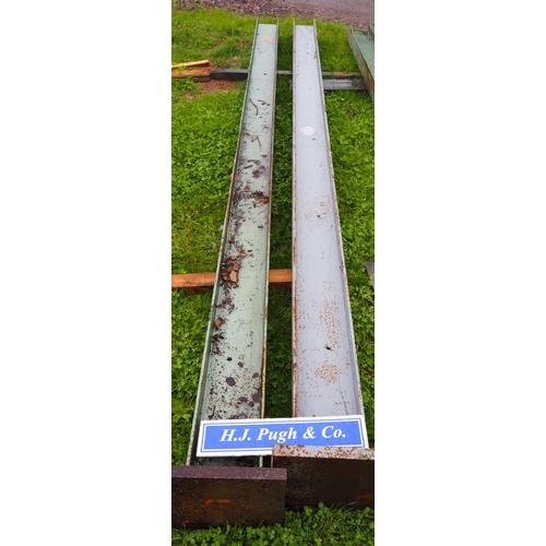 1276 - Steel uprights 4.5m x 200mm x 130mm - 2