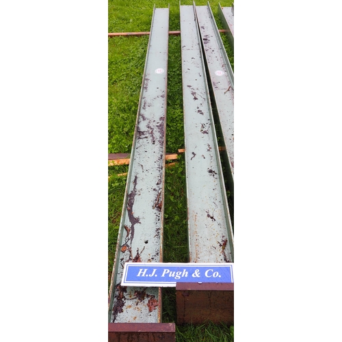 1277 - Steel uprights 4.5m x 200mm x 130mm - 2