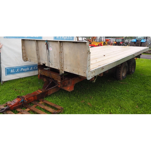 1522 - Twin axle bale trailer