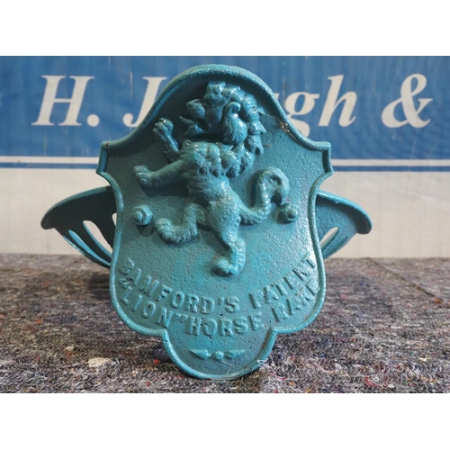 54 - Cast iron seat - H. Bamford & Sons 1025 with back plate