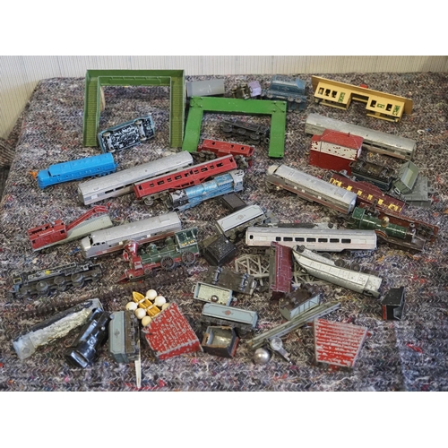 187 - Assorted model railway locomotives, track and control unit