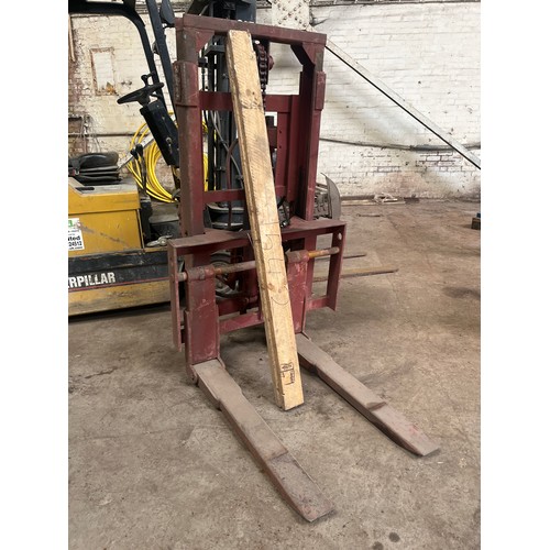 148 - Ransomes rear hydraulic forklift attachment