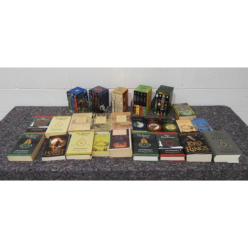 321 - Quantity of Lord of the Rings and The Hobbit books to include box sets and hardback sets