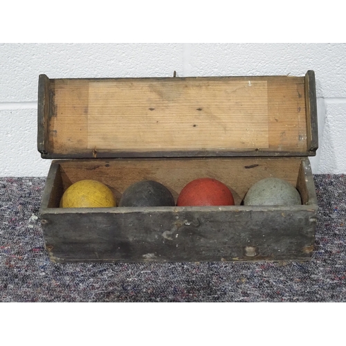 9 - Vintage croquet balls in wooden box AF