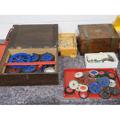 87 - Writing slope, Meccano parts etc.